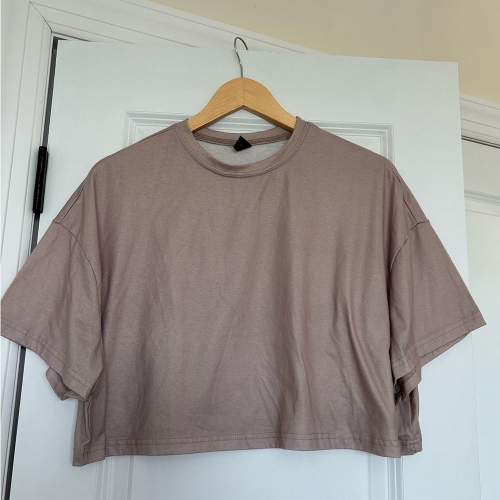 Shein Light Brown Love Never Fails Cropped Tee Shirt Crop Top Size Medium